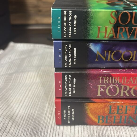 Tim LaHaye & Jerry B. Jenkins Left Behind Series Number 1-4 - Picture 2 of 6